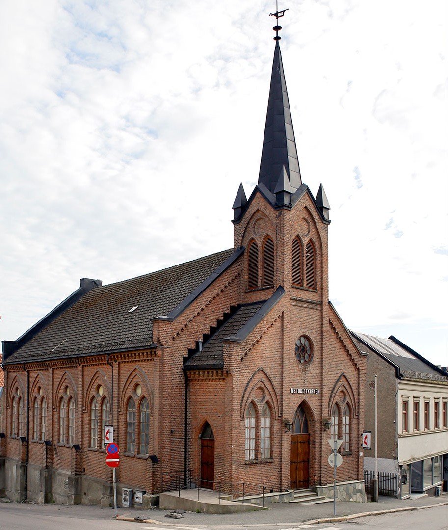 13kirken-skien.
